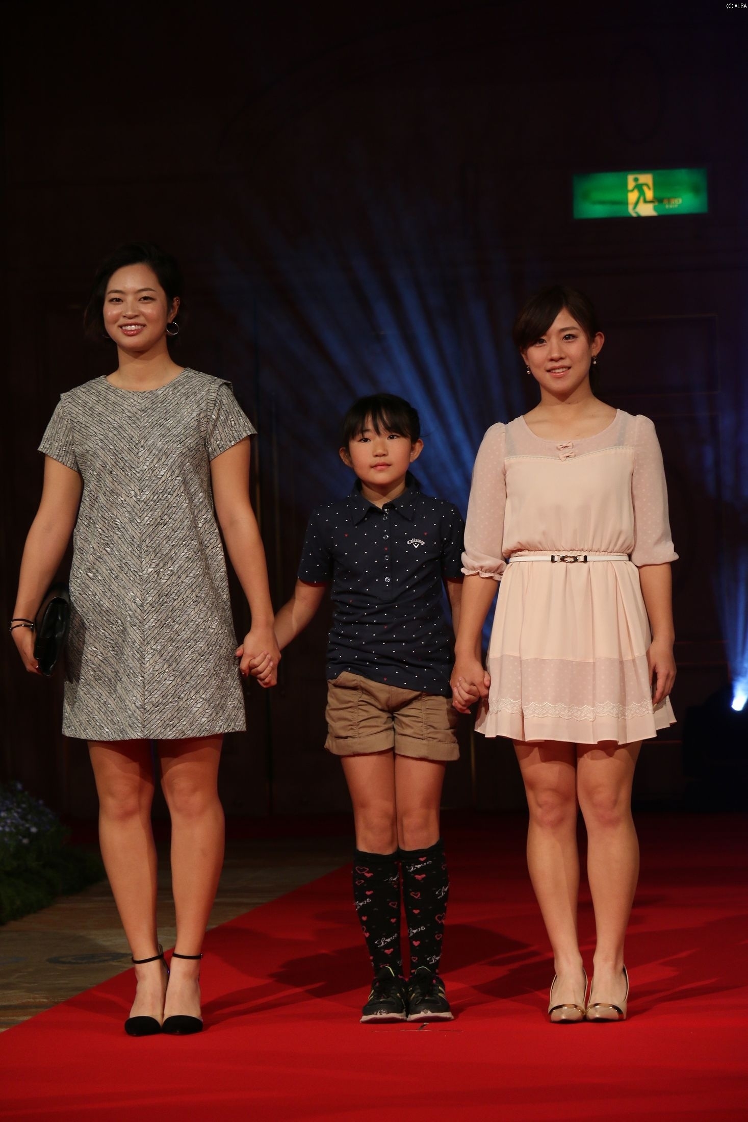 宮崎の日章学園先輩後輩コンビがドレス姿で登場！（撮影：ALBA）