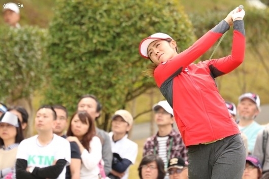渡邉彩香は3打差10位Tに！（撮影：ALBA）