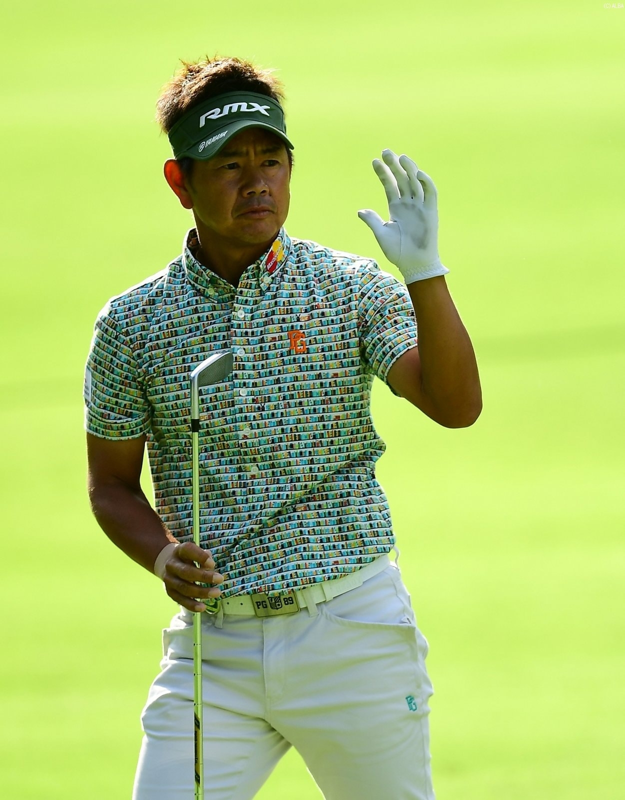 難しいコンディションの中1アンダー5位タイでスタートした藤田寛之（撮影：上山敬太）