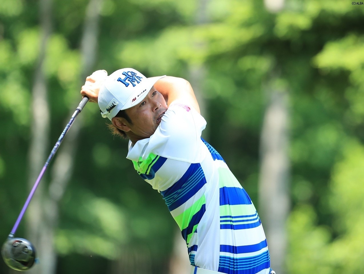 首位浮上の谷原秀人 “先生”の教えで飛距離アップ（撮影：米山聡明）