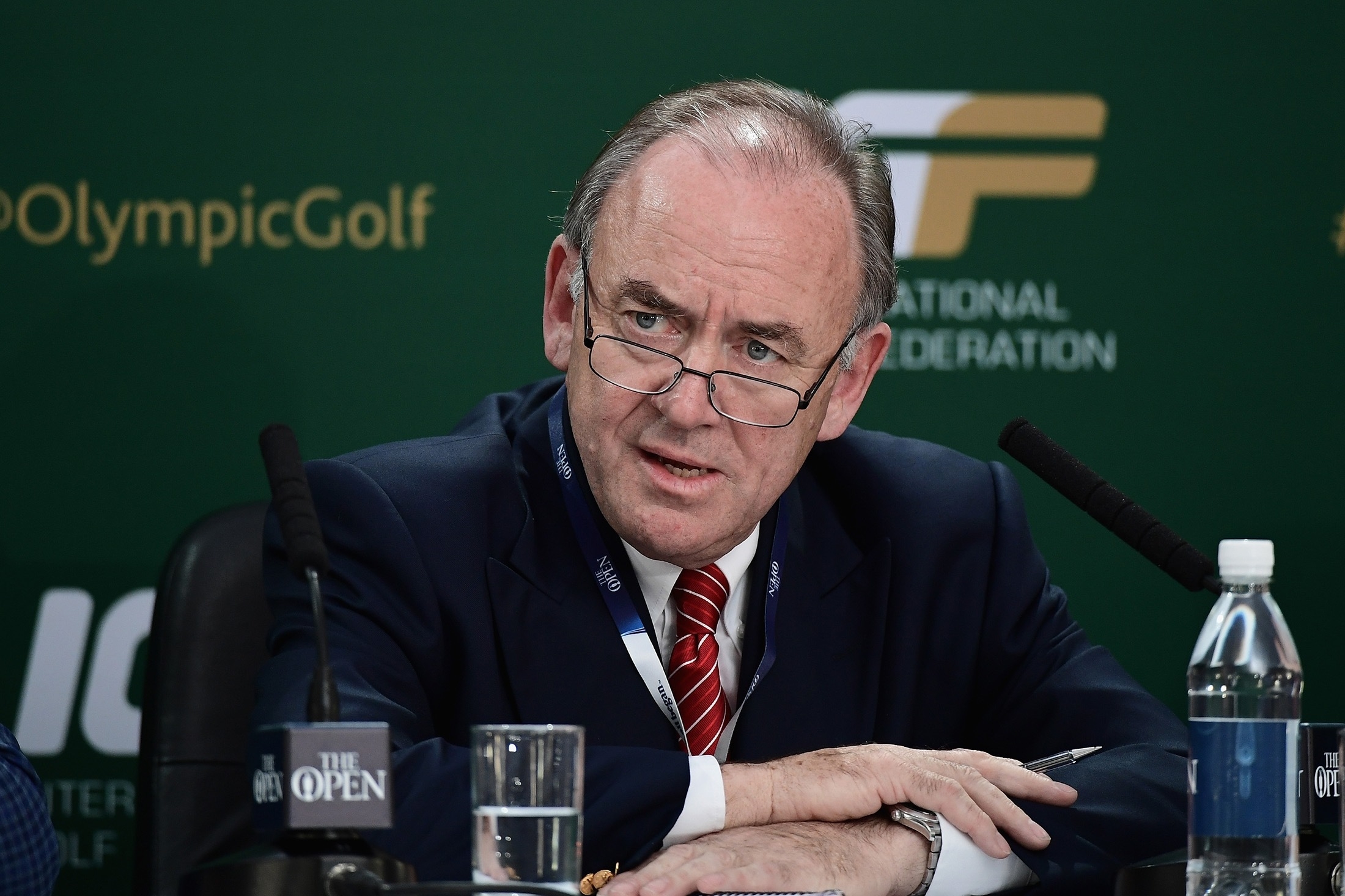 辞退者続出に厳しい表情を浮かべるIGF会長のピーター・ドーソン（撮影：GettyImages）