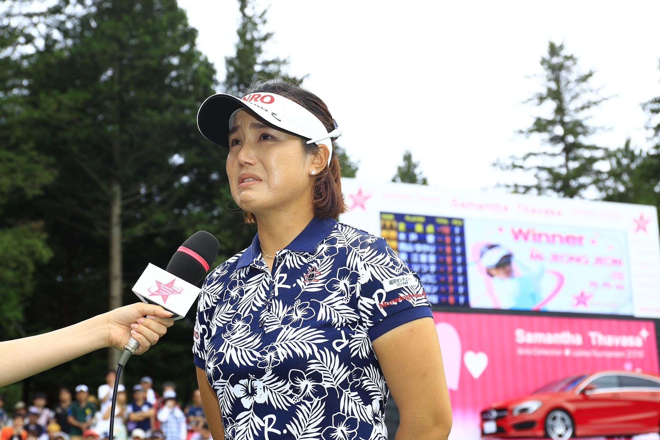 インタビューでは溢れる涙をこらえきれず…（撮影：福田文平）