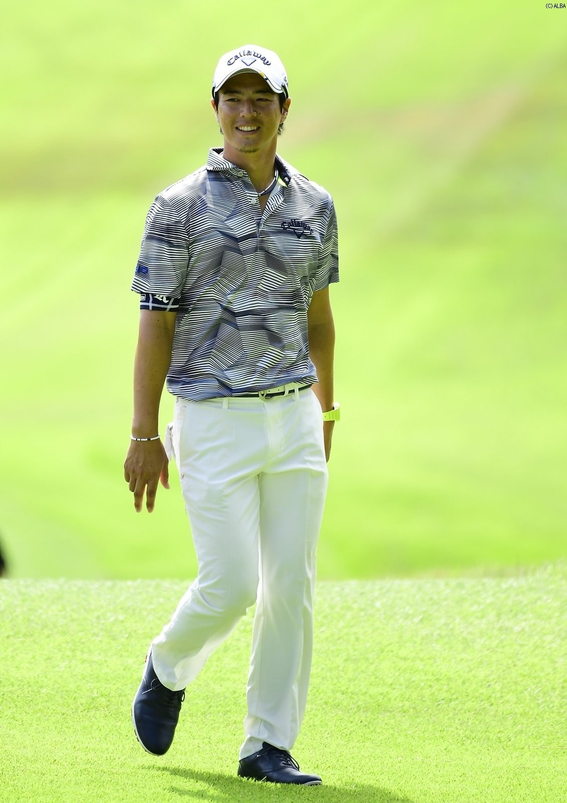 スコアを2つ伸ばし、優勝に王手をかけた石川遼(撮影:上山敬太)