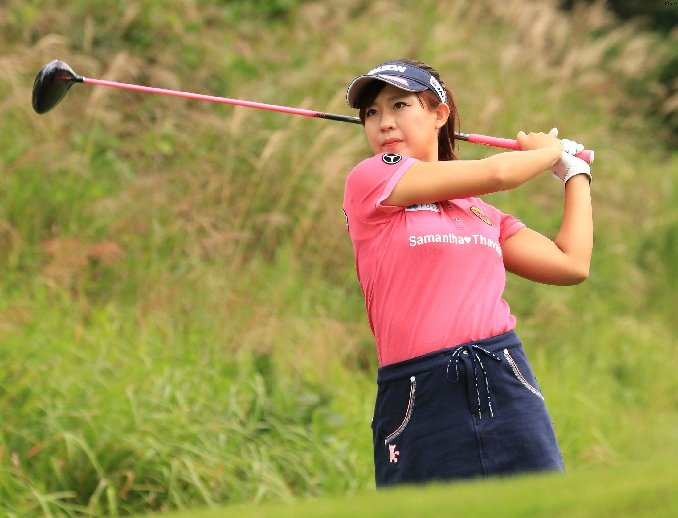 弟の優勝という吉報を受け、自身もホステス優勝へ向けて最高のスタートを切った香妻 