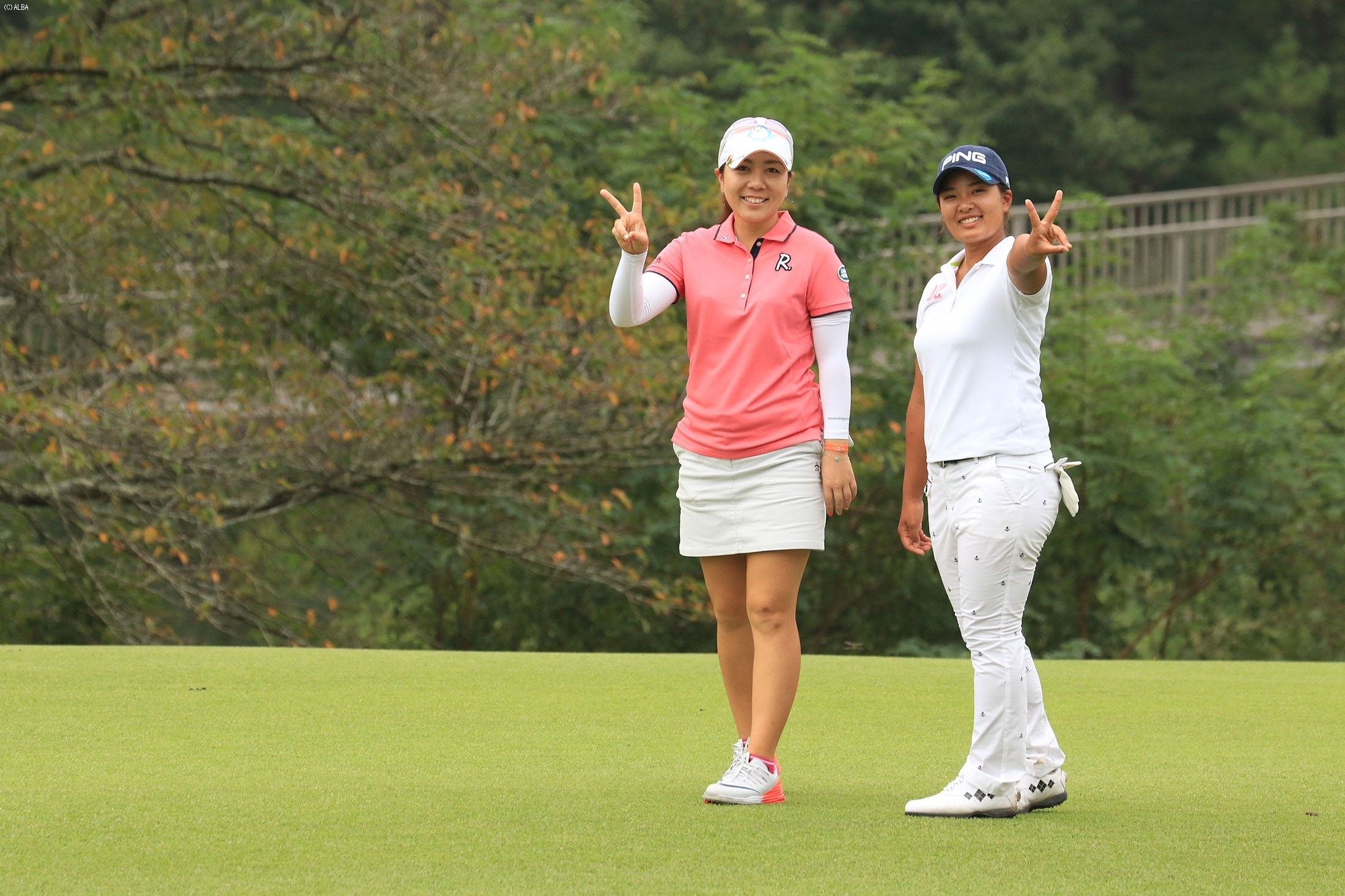 é´æ¨æ(å³)ã¨å®®éç¾é¦(å·¦)ã®ä»²è¯ãã³ã³ãã¯åæ°ããããã¨æçµèª¿æ´ï¼æ®å½±ï¼ç§ç°ç¾©åï¼