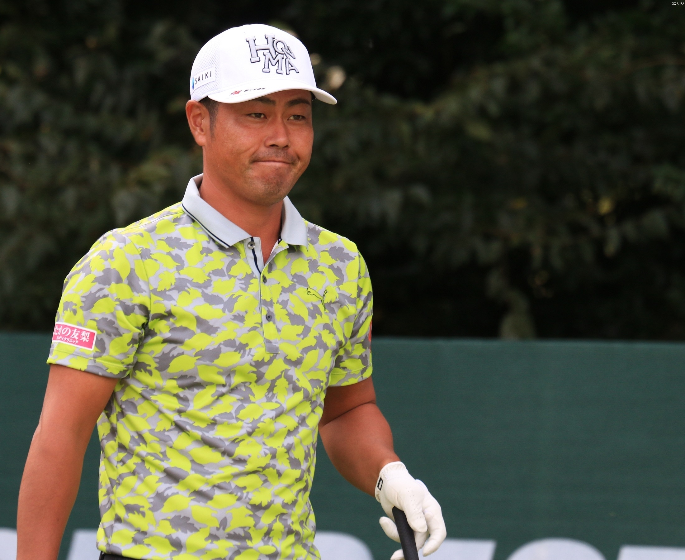 トータル11アンダーで暫定単独首位に立っている谷原秀人（撮影：標英俊）