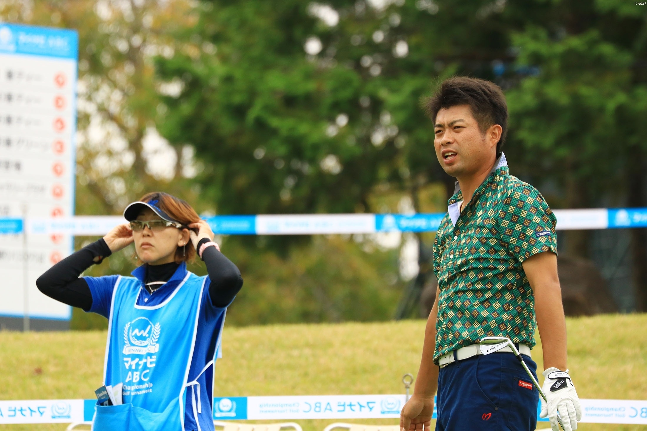 池田は絶大な信頼を置く坂井キャディと今大会も優勝を目指す（撮影：秋田義和）