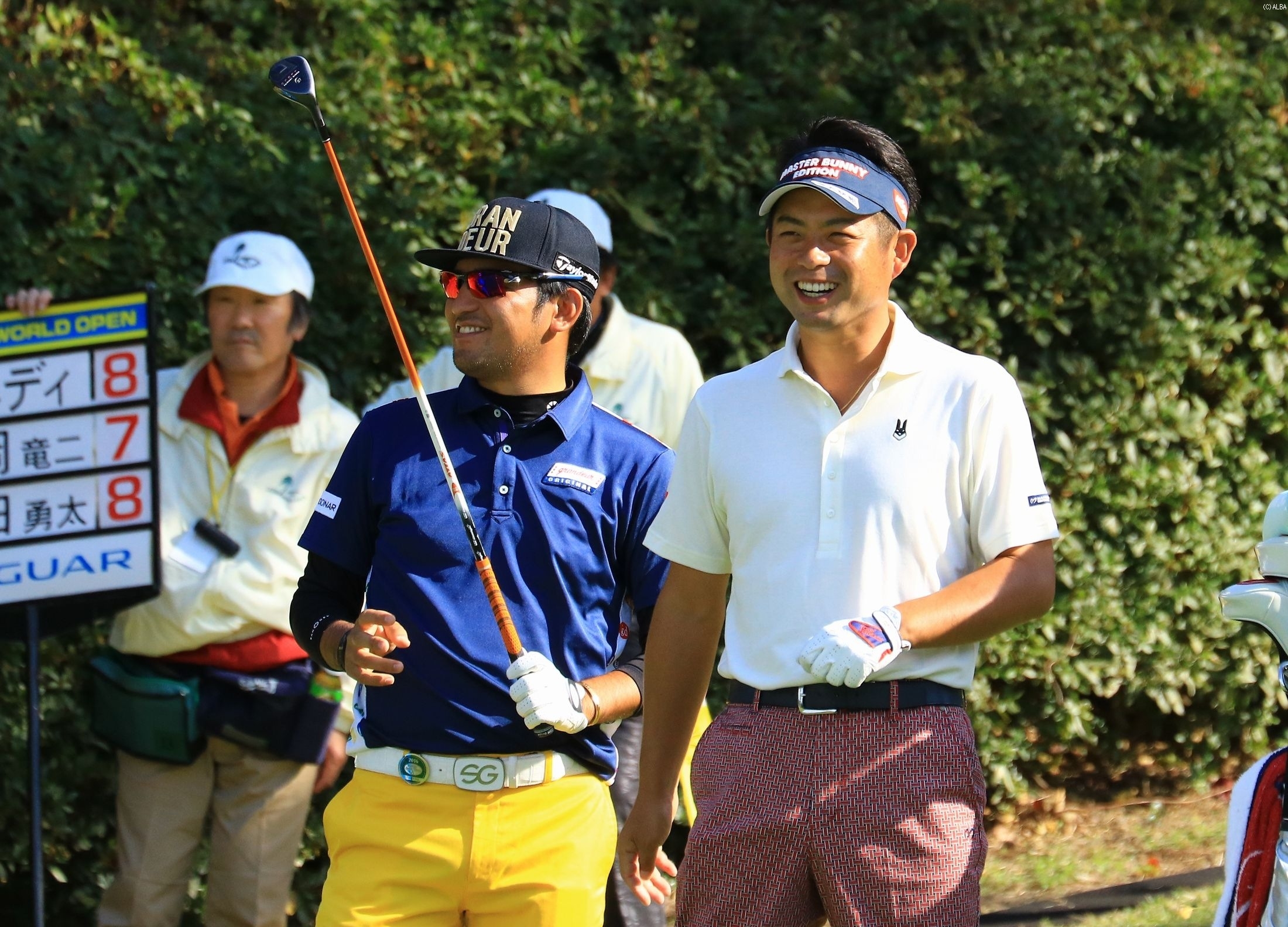 首位を争う池田勇太(右)と正岡竜二（撮影：赤澤亮丈）