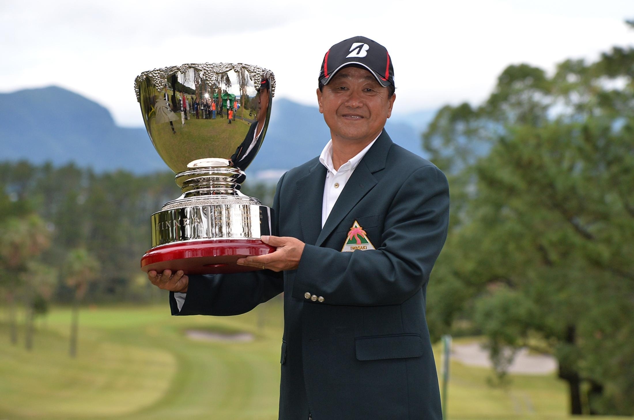 最終戦で今季初優勝を飾った倉本昌弘（写真は大会事務局提供）