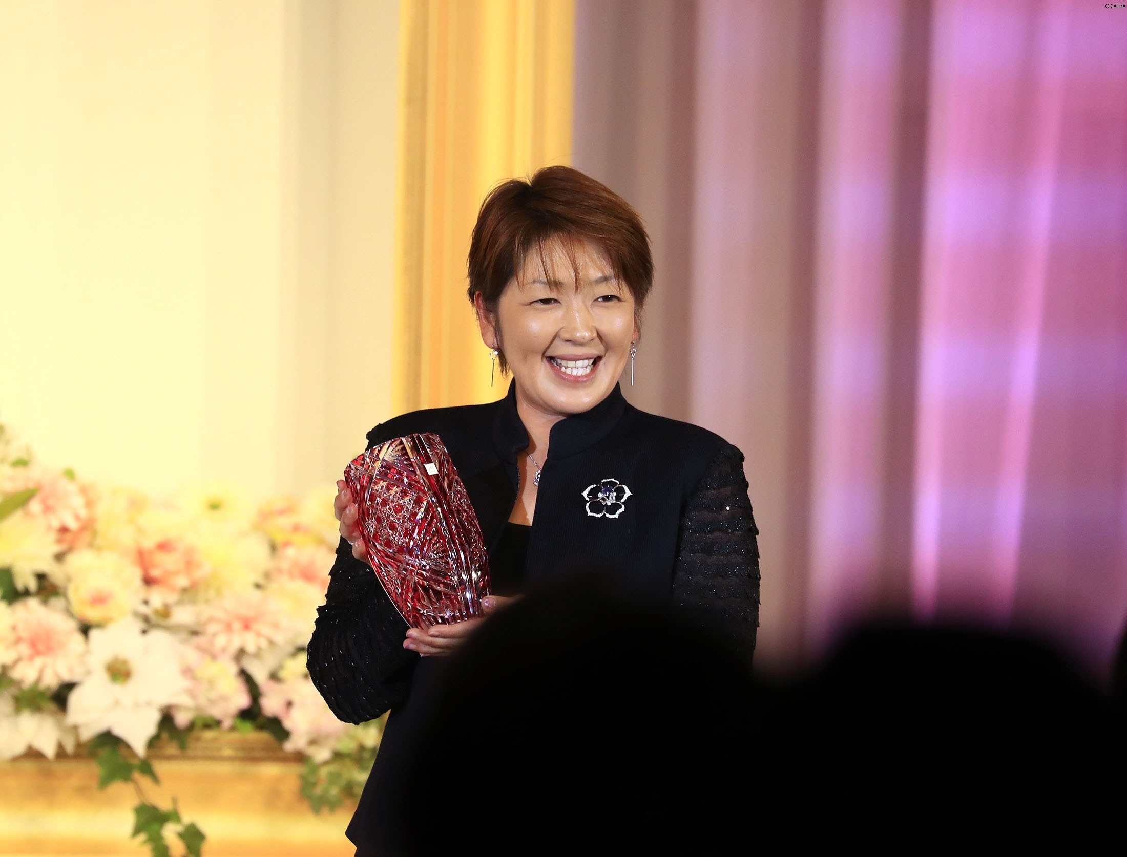 今季、涙の初勝利を挙げた福嶋浩子が受賞を喜んだ（撮影：福田文平）