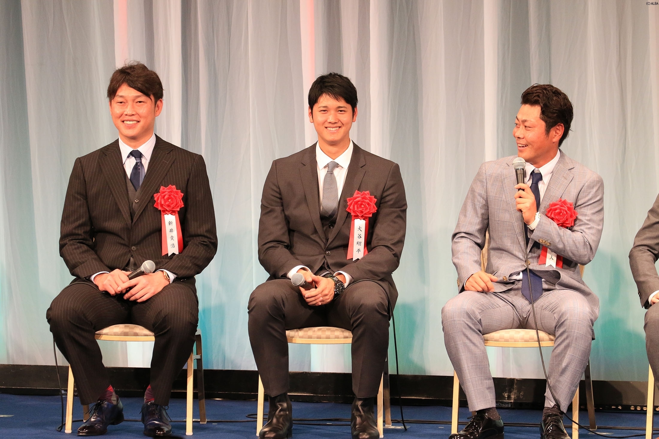 谷原は大ファンの広島カープ所属の新井貴浩や野球界の若きエース大谷翔平に対面して満面の笑み（撮影：秋田義和）