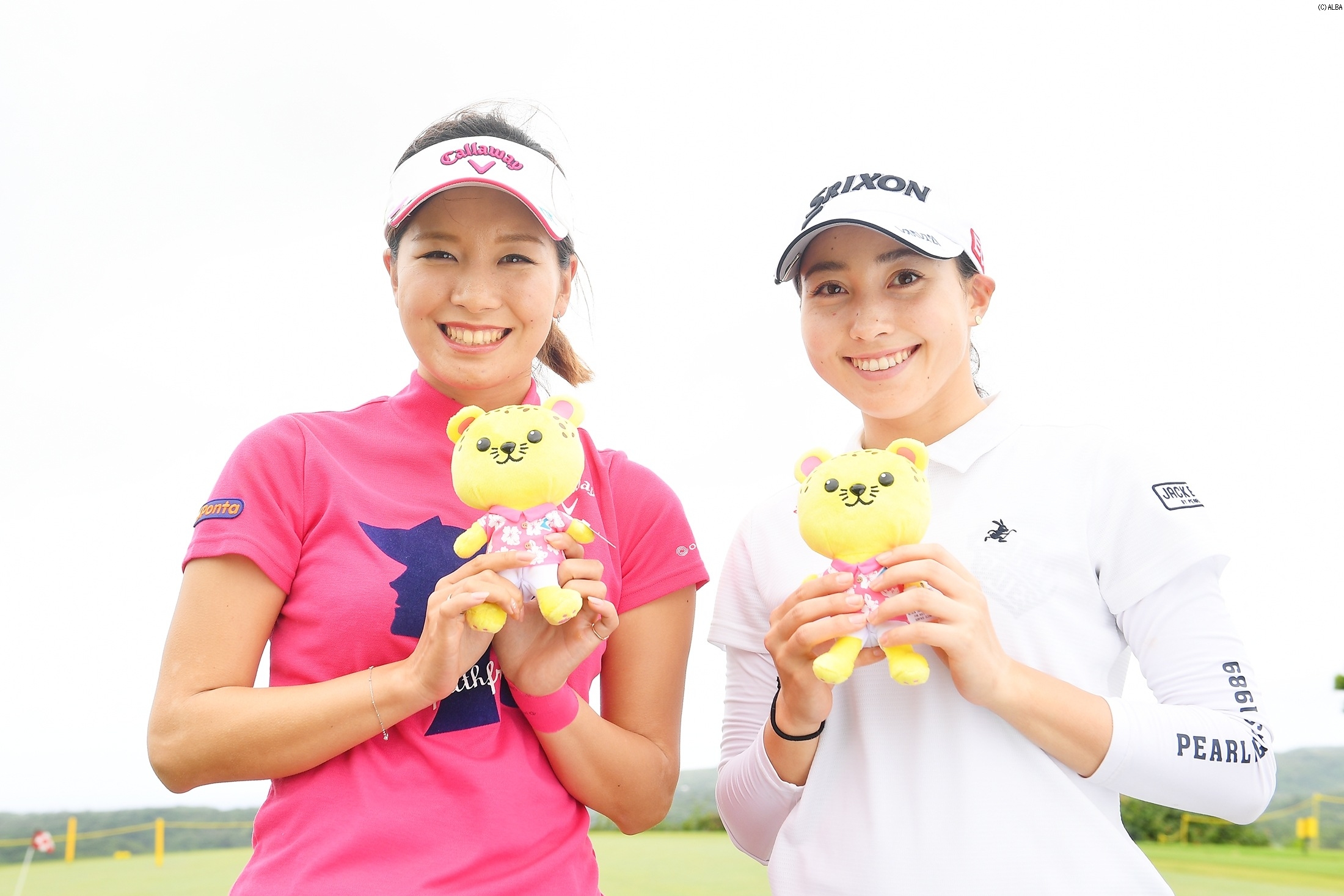 藤田光里(左)と共にホステスとして大会を盛り上げる！（撮影：佐々木啓）