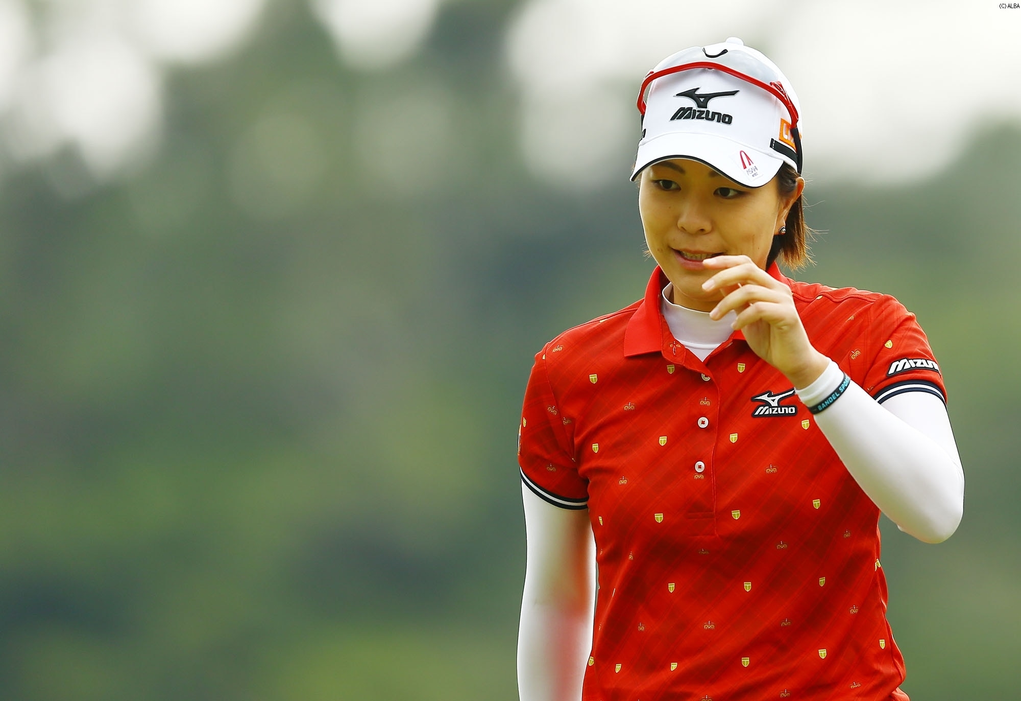 1アンダー2位タイ、首位と2打差で初日を終えた服部真夕（撮影：村上航）