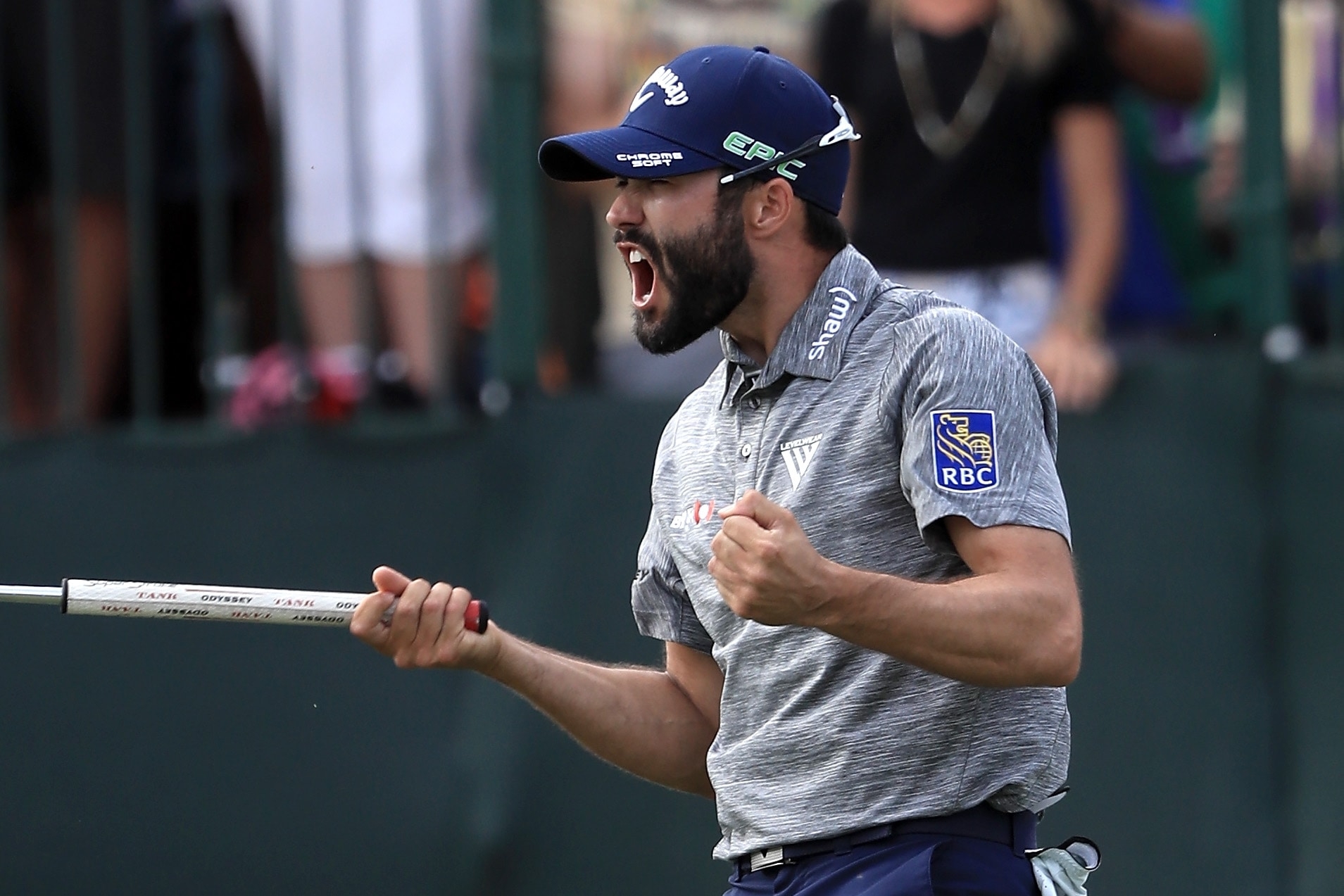 ツアー初優勝を果たし、歓喜の雄たけびを上げるアダム・ハドウィン（撮影：GettyImages）