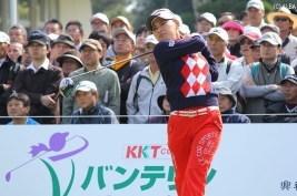 2年ぶりの優勝を目指す横峯(撮影:ALBA)