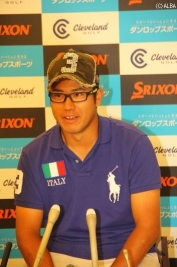 米ツアーのシード権を確保した松山が笑顔の帰国(撮影:ALBA)