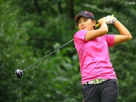 ショットで苦しむも上位進出した成田美寿々!(撮影:ALBA)