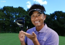 宮本勝昌とテスト中のニュードライバー(撮影:岩本芳弘)