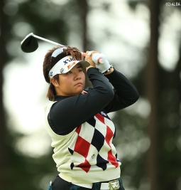 コースだけでなく台風の影響をモロに受けた酒井美紀(撮影:福田文平)