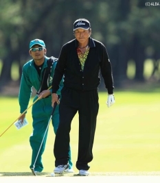 盟友とのラウンドとなった尾崎将司!明日もレジェンド2人のラウンドから目が放せない(撮影:米山聡明)