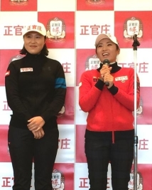 宋ボベと共にイベントに登場したイ・ボミ(撮影:ALBA)