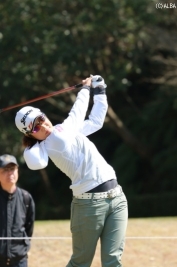 藤本麻子、単独首位ハーフターン!(撮影:ALBA)