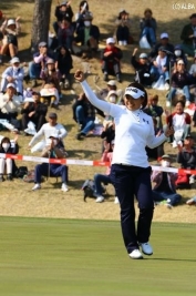会心のバーディでツアー2勝目を挙げた一ノ瀬優希(撮影:ALBA)