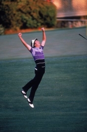 87年大会ラリー・マイズのチップインは劇的だった(Photo by John IaconoSports IllustratedGetty Images)