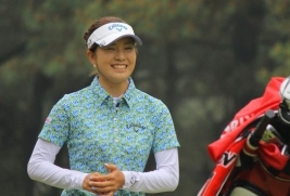 藤田光里、2アンダー11位タイで初日を終えた(撮影:ALBA)