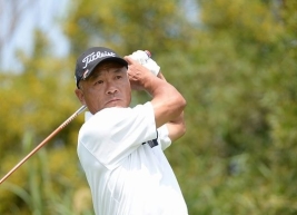 首位に立った崎山武志(写真提供:PGA)