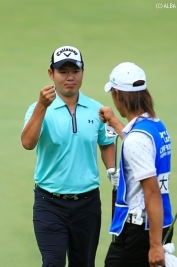 最終ホールもバーディーで首位タイの大田和(撮影:岩本芳弘)