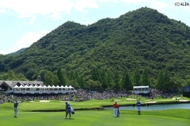 国内最高コースレートを象徴する最終18番ホール!(撮影:岩本芳弘)