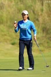 今季不振のパッティングに光明 4打差10位タイスタートの宮里藍(撮影:岩本芳弘)