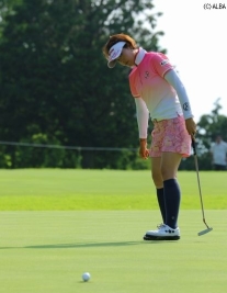 前半グリーン上で苦戦した森田理香子(撮影:ALBA)