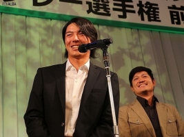 出場選手が集結した前夜祭では激しい“舌戦”が繰り広げられた(撮影:ALBA)