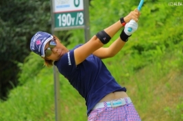 単独首位に浮上した穴井詩!(撮影:ALBA)