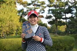 プロ初優勝を飾った堀琴音!(写真提供:LPGA)