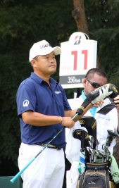 小田孔明、首位をキープし後半へ!(撮影:ALBA)