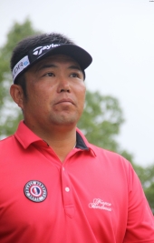 小田龍一が単独首位でハーフターン!(撮影:ALBA)
