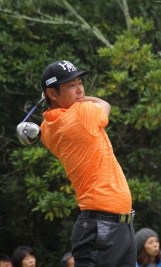 小田龍一にずっとプレッシャーをかけ続けていた谷原(撮影:ALBA)