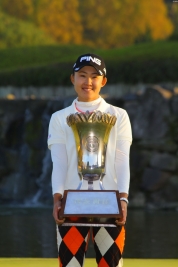 前田陽子、うれしいツアー初優勝(撮影:ALBA)