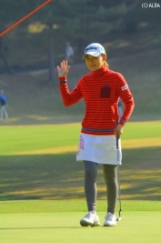 首位を1打差で追う横峯さくら!(撮影:ALBA)