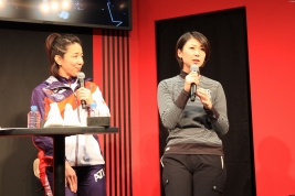 ゴルフフェアで“気合だ”!?レスリングの浜口京子と古閑美保とのトークショーが行われた(撮影:津田陽蔵)