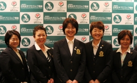続投が承認された小林浩美会長(撮影:ALBA)