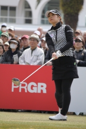 後半の3連続ボギーで優勝争いには厳しい位置に転落した菊地絵理香(撮影:ALBA)