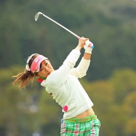 首位発進の堀奈津佳、心境の変化で大人のゴルファーへ成長!(撮影:米山聡明)
