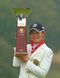 渡邉彩香、有限実行!地元大会で優勝!(撮影:岩本芳弘)