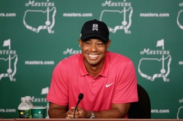 公式会見で「モチベーションは勝つことだ!」と話したタイガー(Photo by David Cannon/Getty Images)