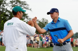 8アンダーで2位に3打差をつけ、首位に立ったJ・スピース(Photo by Ezra Shaw/Getty Images)
