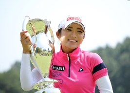 念願の今季初勝利にこのスマイル!メルセデスランクも独走態勢に入った(撮影:ALBA)